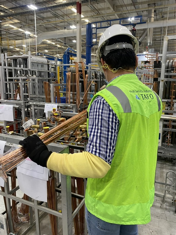 Personal calificado de Grupo TAFO realizando Inspección de Recibo.